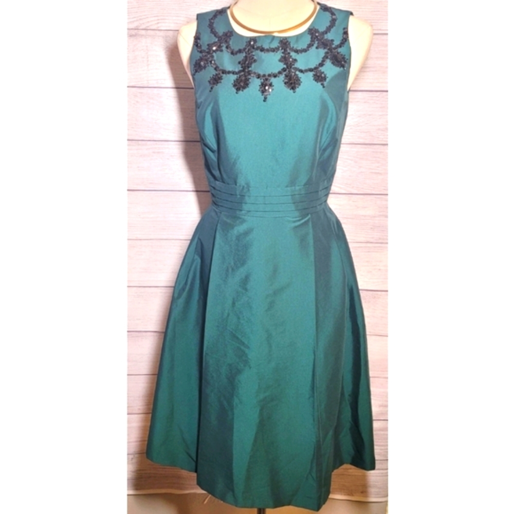 Tahari Women's Cocktail Dress Size 4 Turquoise Shimmer Jeweled Beaded Glamorous